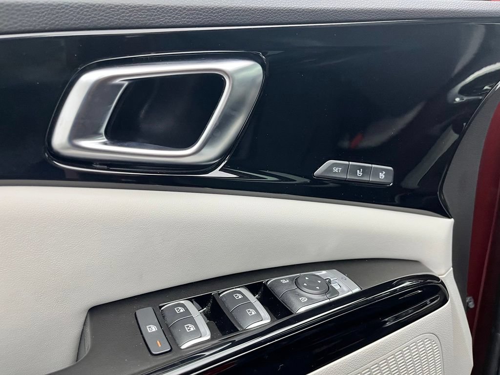Used 2024 Kia Carnival SX Prestige FWD image 19