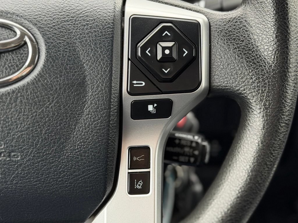 Used 2020 Toyota Tundra SR5 w/ SR5 Convenience Package AWD/4WD image 11