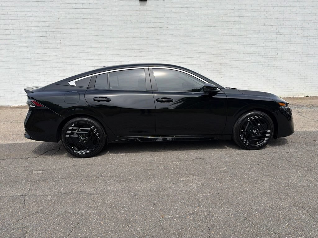 Used 2026 Nissan Sentra SR w/ Floor Mat Package FWD image 1
