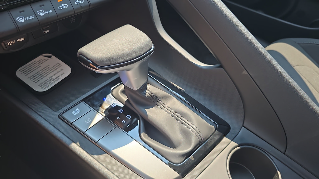 New 2026 Hyundai Elantra Sport FWD image 22