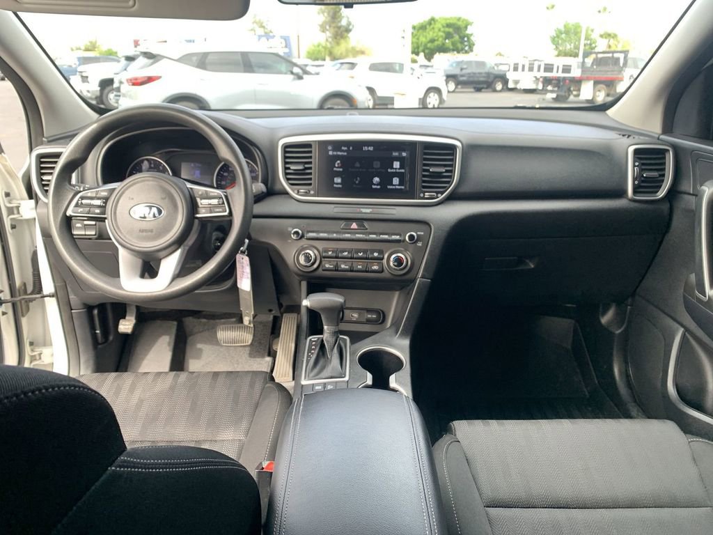 Used 2020 Kia Sportage LX image 18