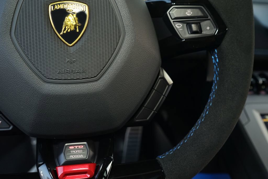 Used 2022 Lamborghini Huracan STO image 28