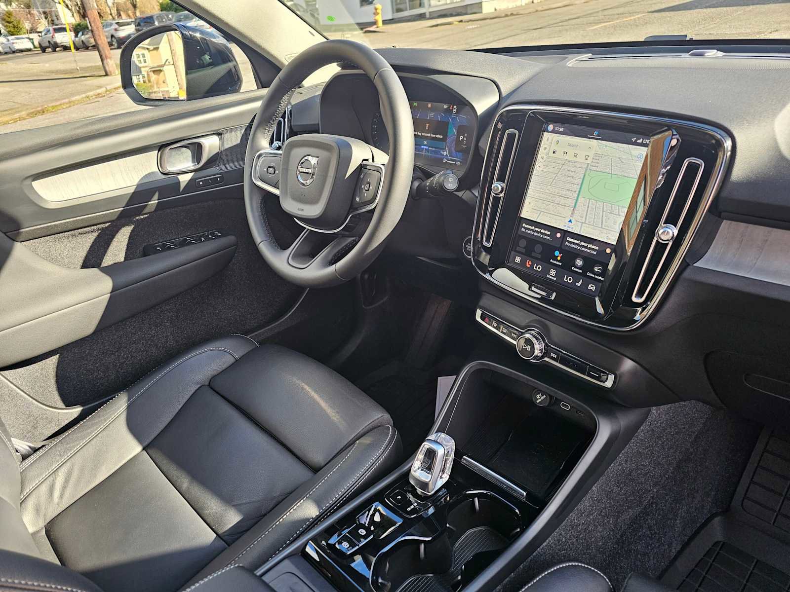 Certified 2025 Volvo XC40 B5 Plus w/ Climate Package image 11