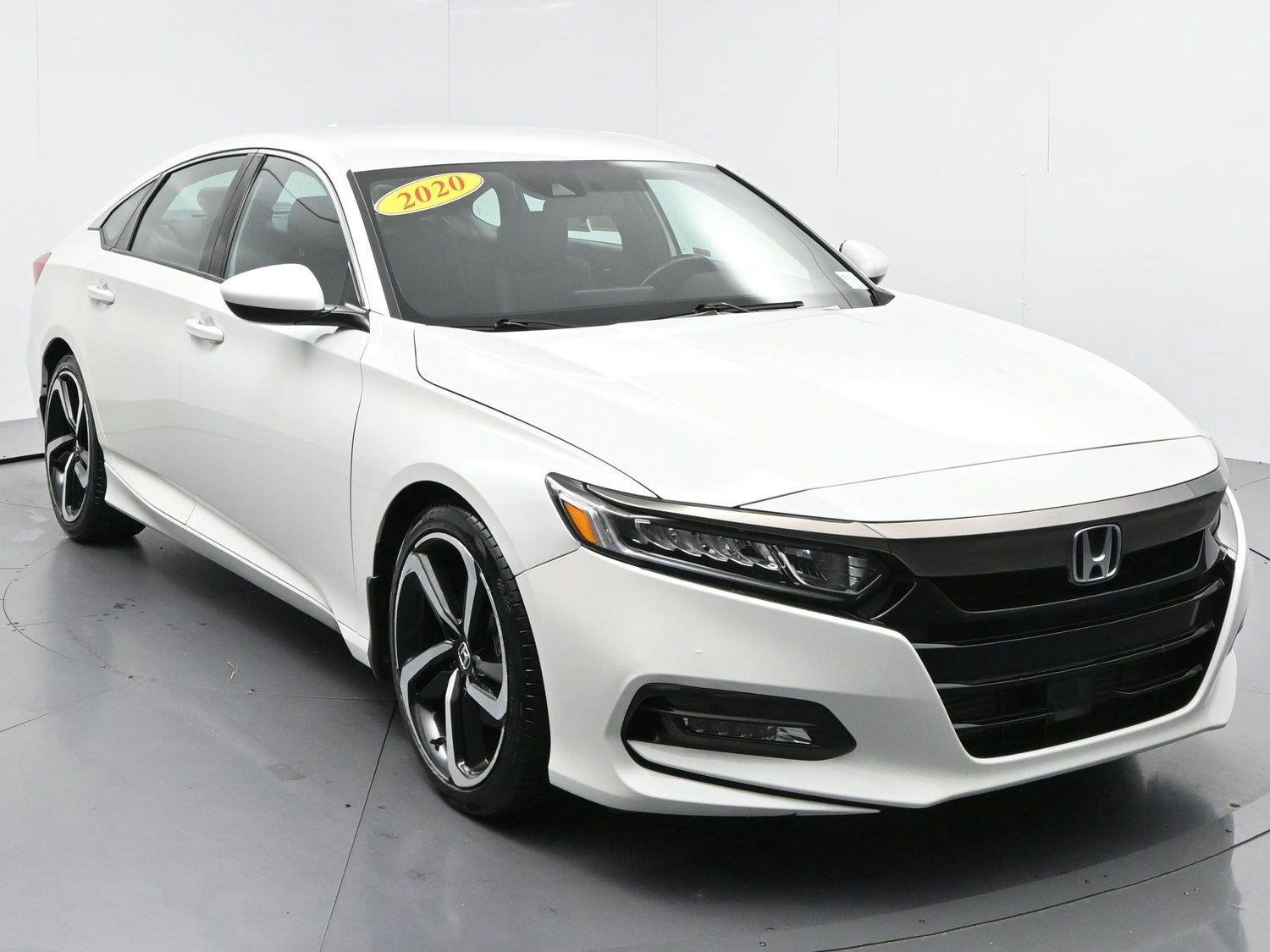 Used 2020 Honda Accord Sport image 2