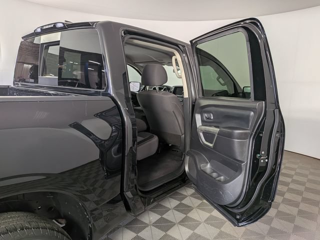 Used 2023 Nissan Titan SV AWD/4WD image 28