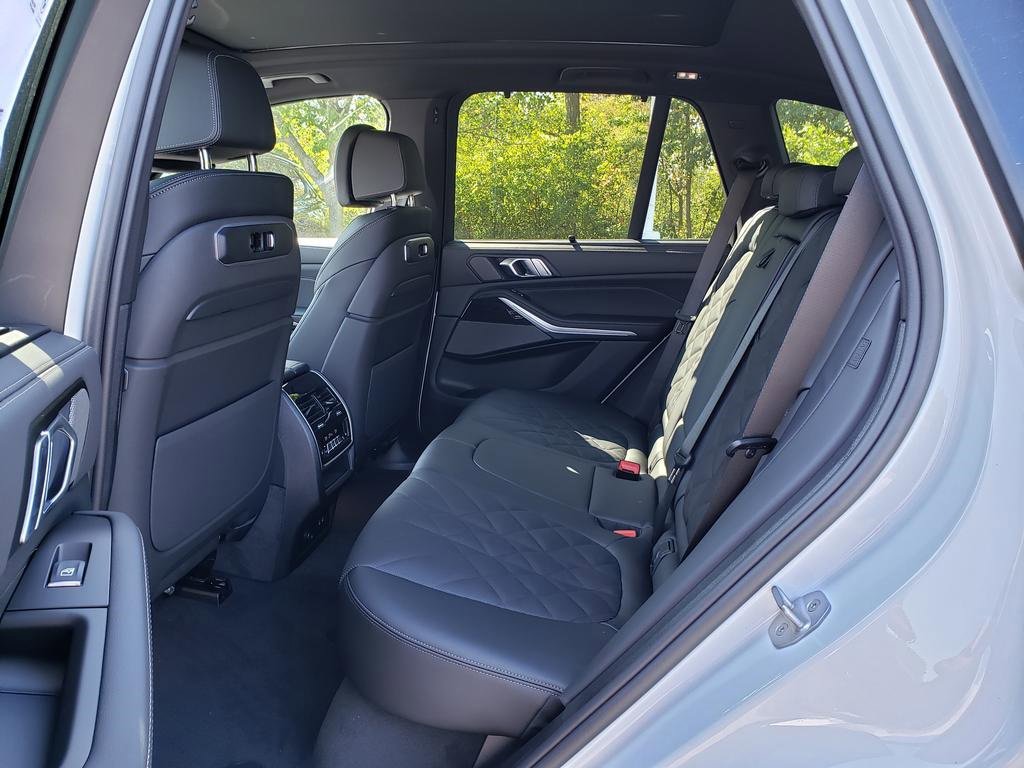 New 2026 BMW X5 M60i w/ Executive Package image 7