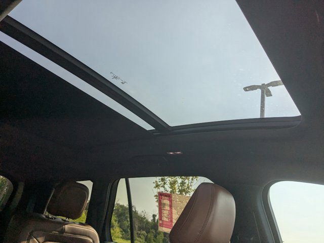 Used 2021 Lincoln Aviator Reserve w/ Equipment Group 201A image 28