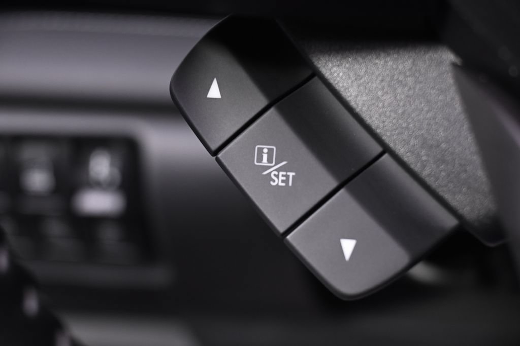 Certified 2023 Subaru Forester Touring AWD/4WD image 39