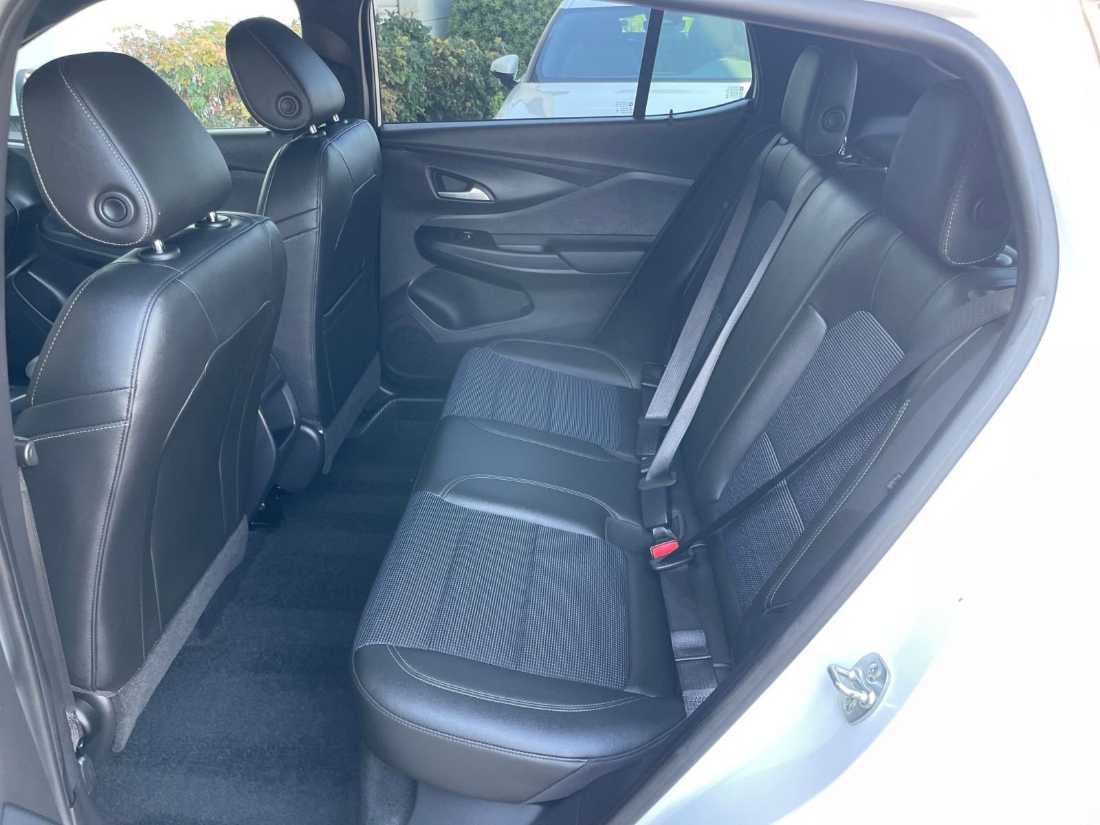 Used 2025 Buick Envista Preferred image 27