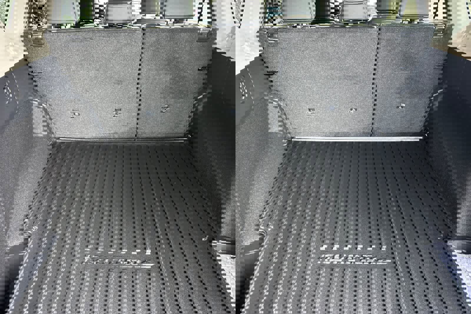 Used 2025 Nissan Rogue SV image 14