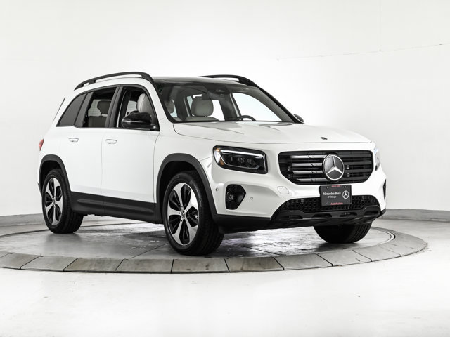 Used 2026 Mercedes-Benz GLB 250 4MATIC image 3
