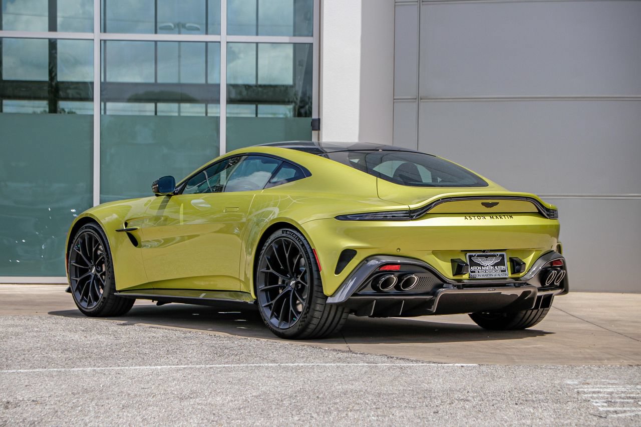 New 2025 Aston Martin V8 Vantage Coupe RWD image 11