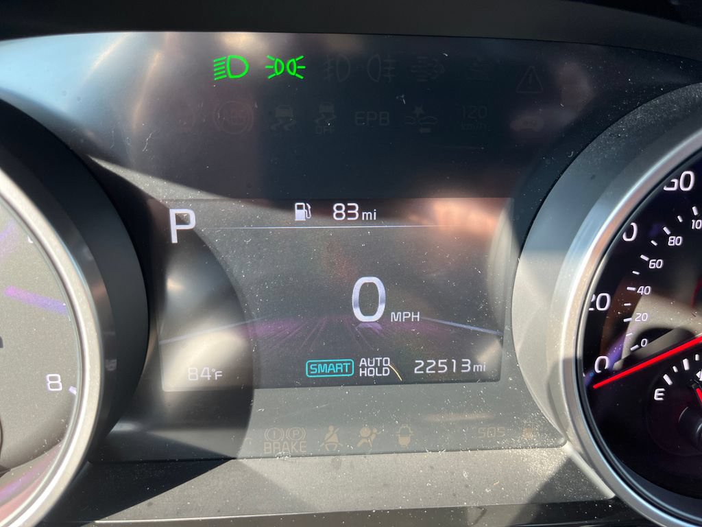 Used 2023 Kia Carnival EX FWD image 16