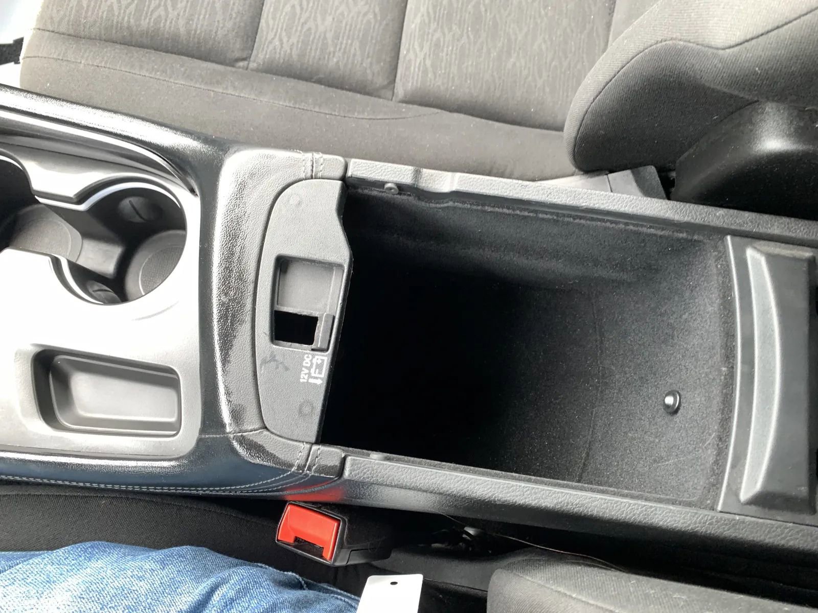 Used 2022 Dodge Durango SXT w/ Blacktop Package RWD image 19