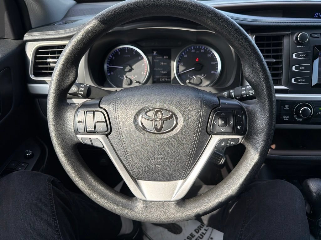 Used 2019 Toyota Highlander LE FWD image 11