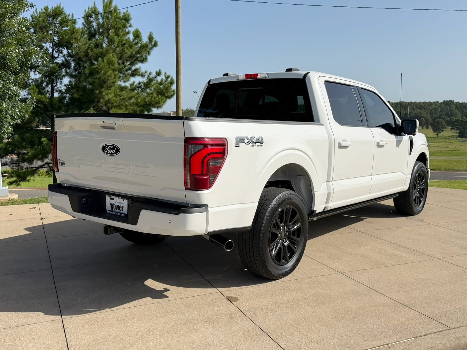 Used 2024 Ford F150 Platinum w/ FX4 Off-Road Package AWD/4WD image 6