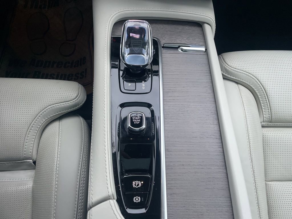 Certified 2024 Volvo XC90 B6 Ultimate image 34