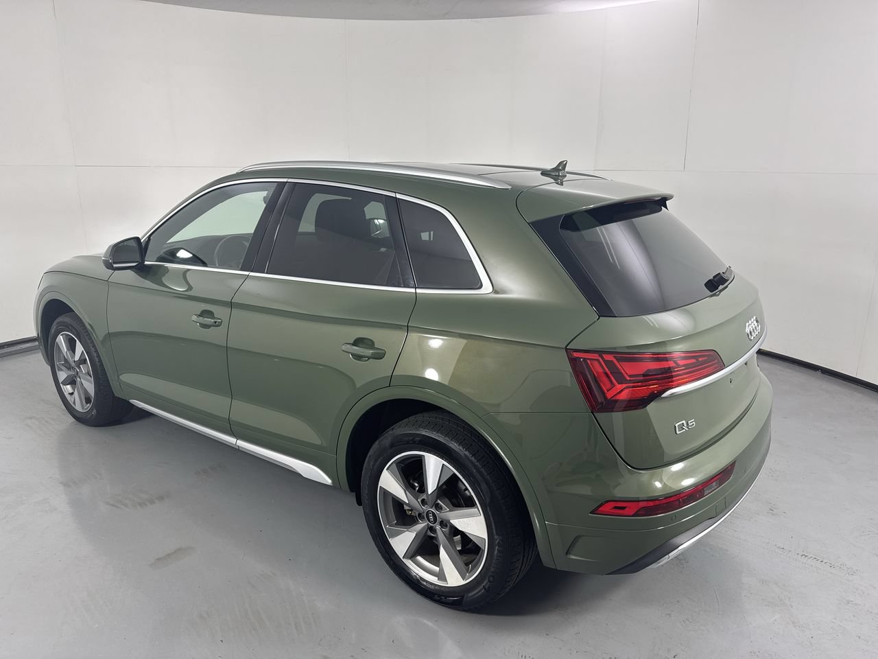 Used 2023 Audi Q5 2.0T Premium w/ Convenience Package AWD/4WD image 34