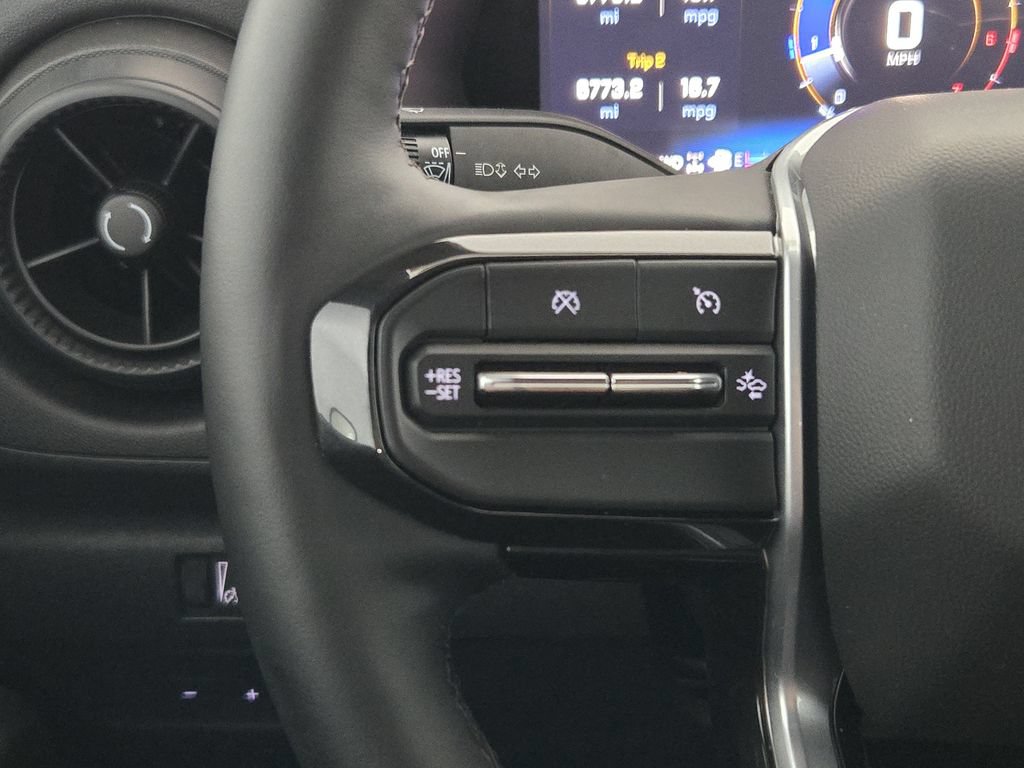 New 2025 Chevrolet Colorado Trail Boss w/ Midnight Edition AWD/4WD image 31