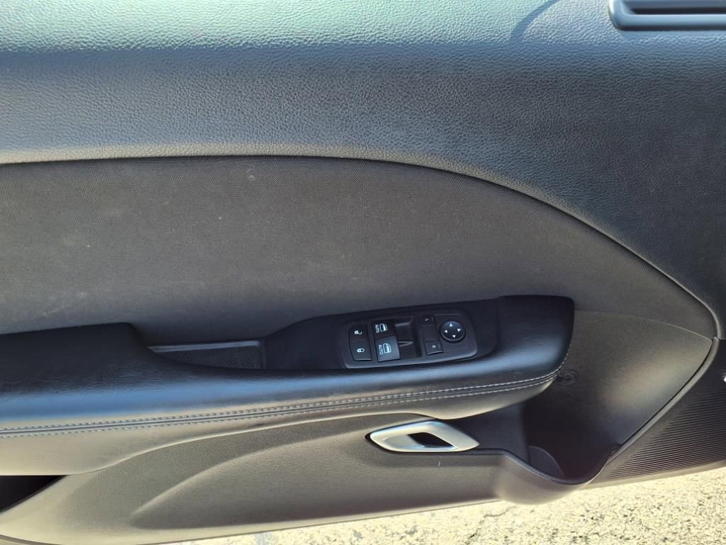 Used 2023 Dodge Challenger SXT image 10