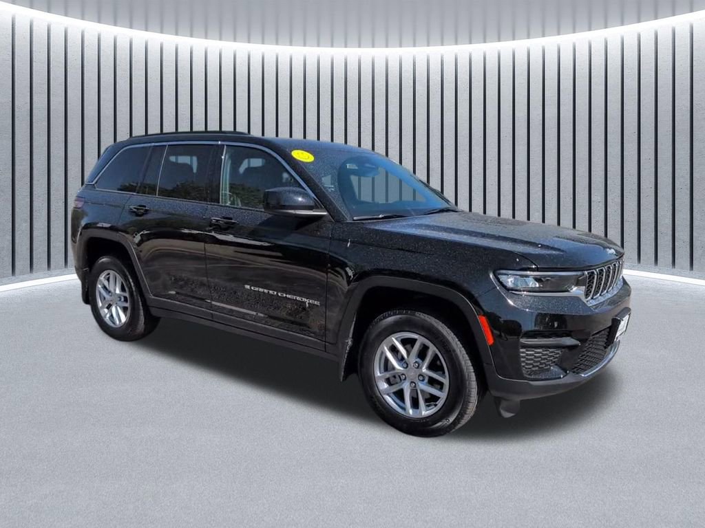 New 2025 Jeep Grand Cherokee Laredo X w/ Luxury Tech Group I AWD/4WD image 3