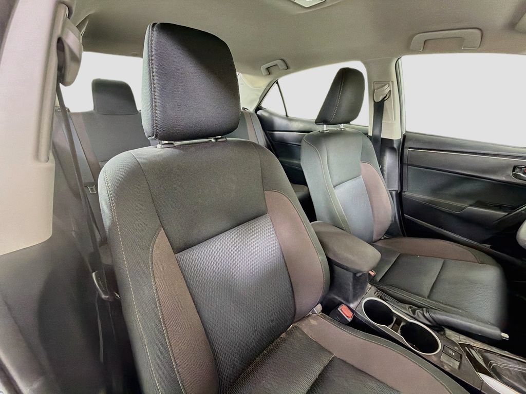 Used 2017 Toyota Corolla LE w/ Carpet Mat Package (TMS) FWD image 26