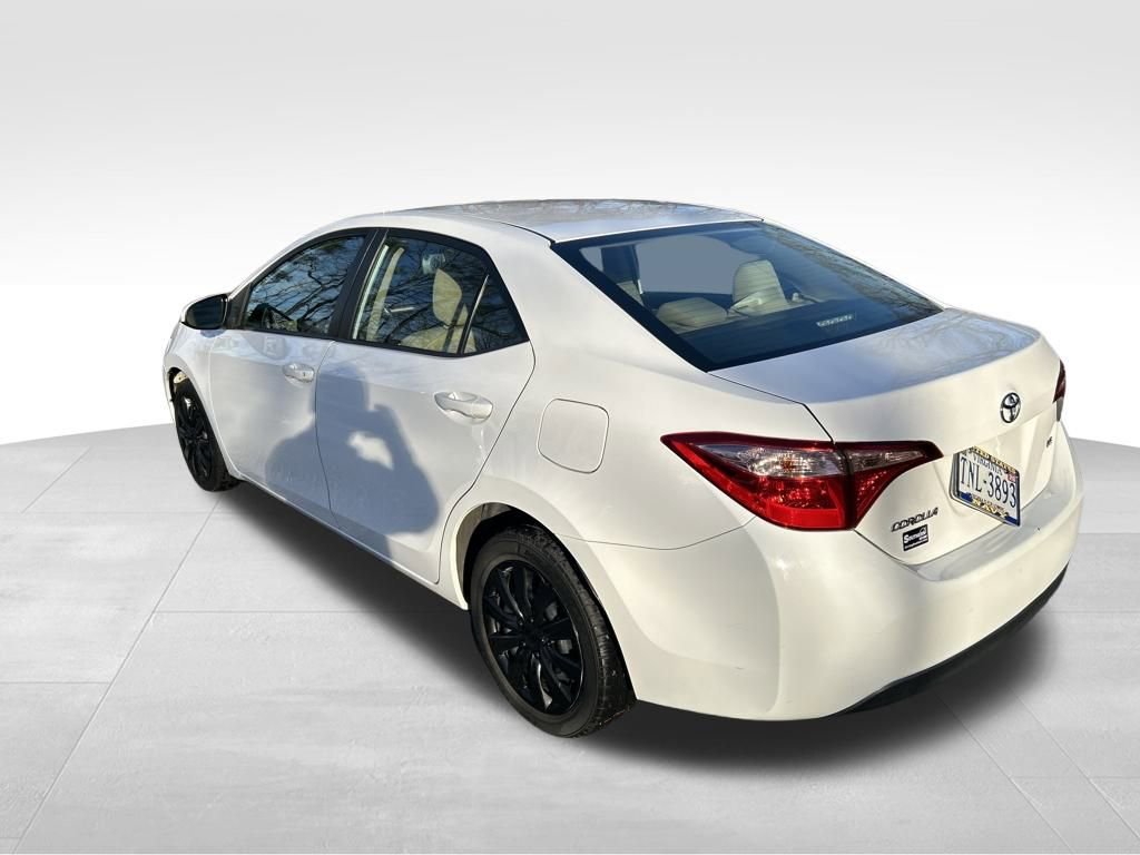 Used 2019 Toyota Corolla LE image 3
