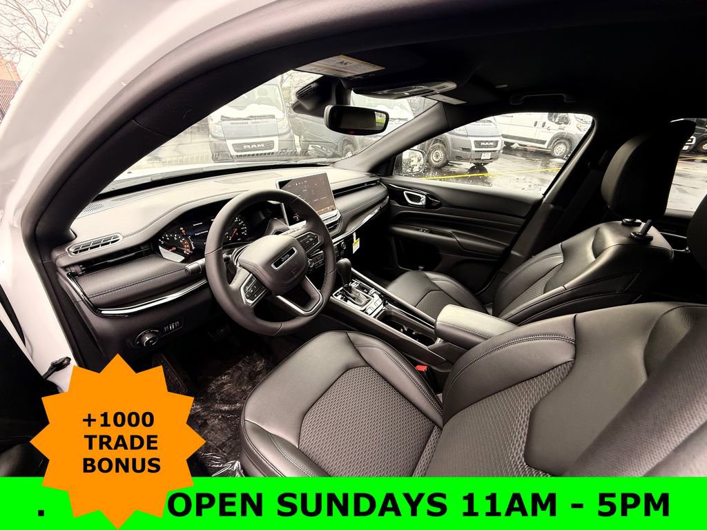 New 2026 Jeep Compass Latitude image 10