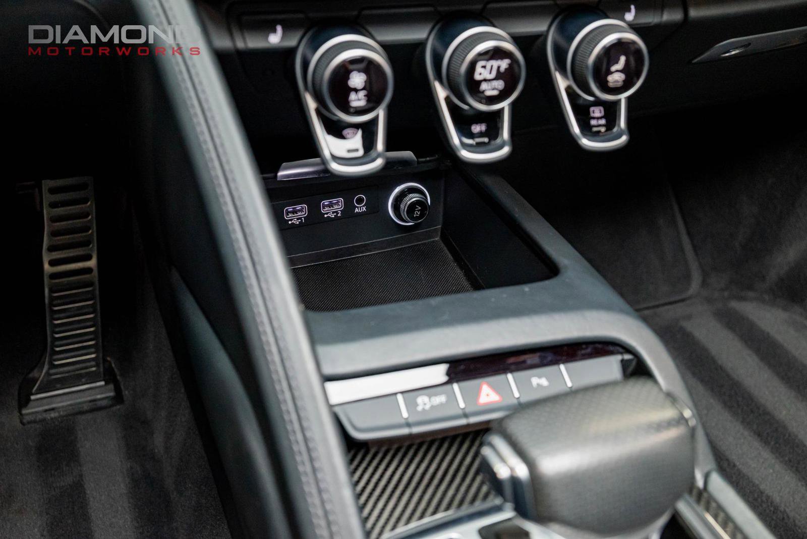 Used 2018 Audi R8 V10 w/ Carbon Exterior Package image 65