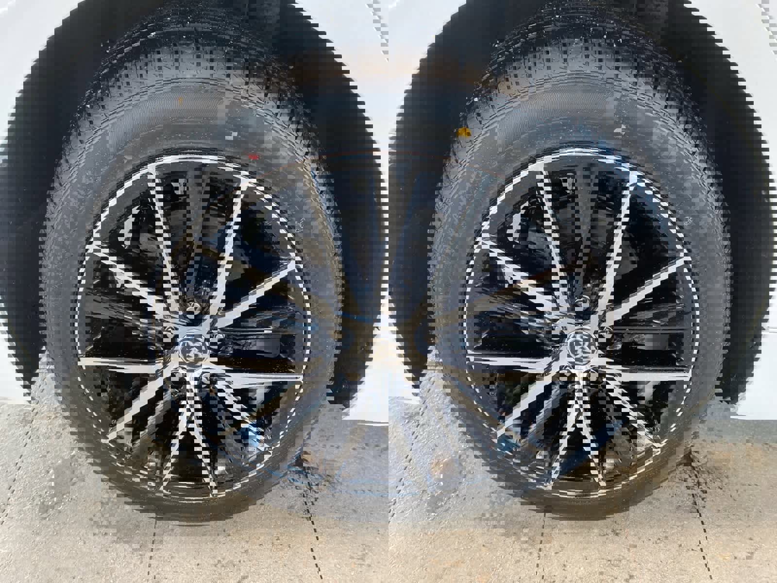 Used 2024 Toyota Camry SE image 9