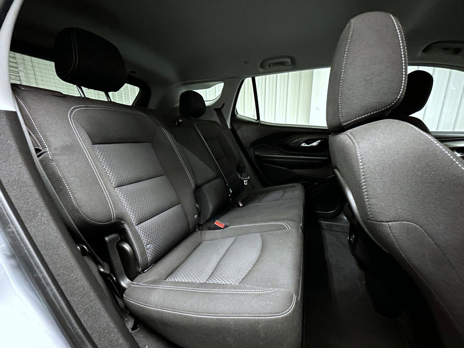 Used 2023 GMC Terrain SLE w/ Elevation Edition image 18