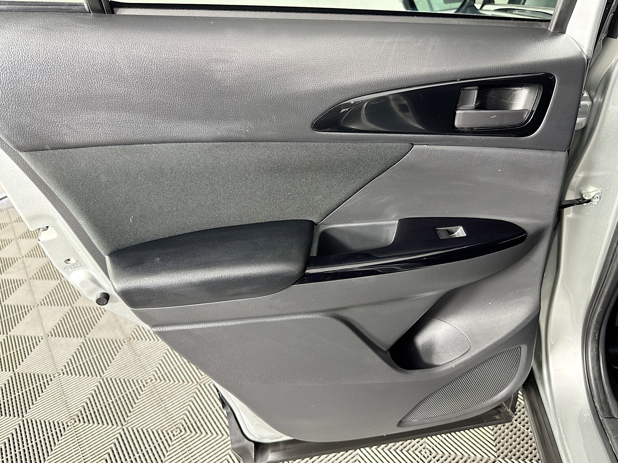 Used 2024 Mitsubishi Eclipse Cross Black Edition image 25