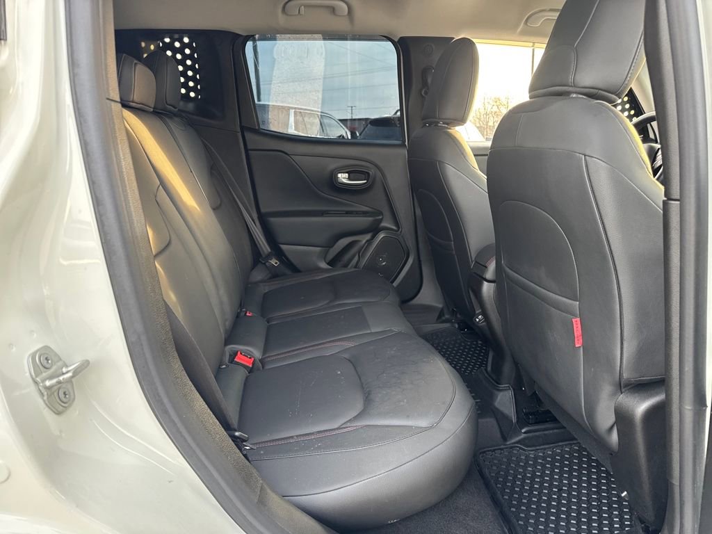 Used 2023 Jeep Renegade Trailhawk w/ Trailhawk Elite Group image 12