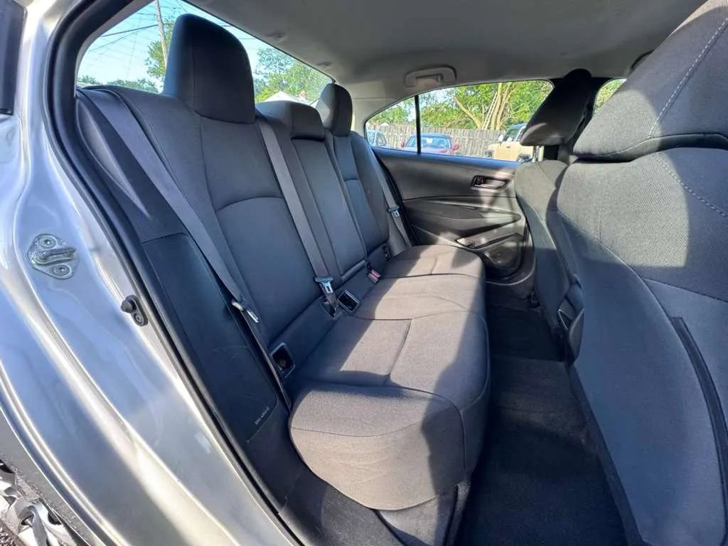 Used 2022 Toyota Corolla LE FWD image 10