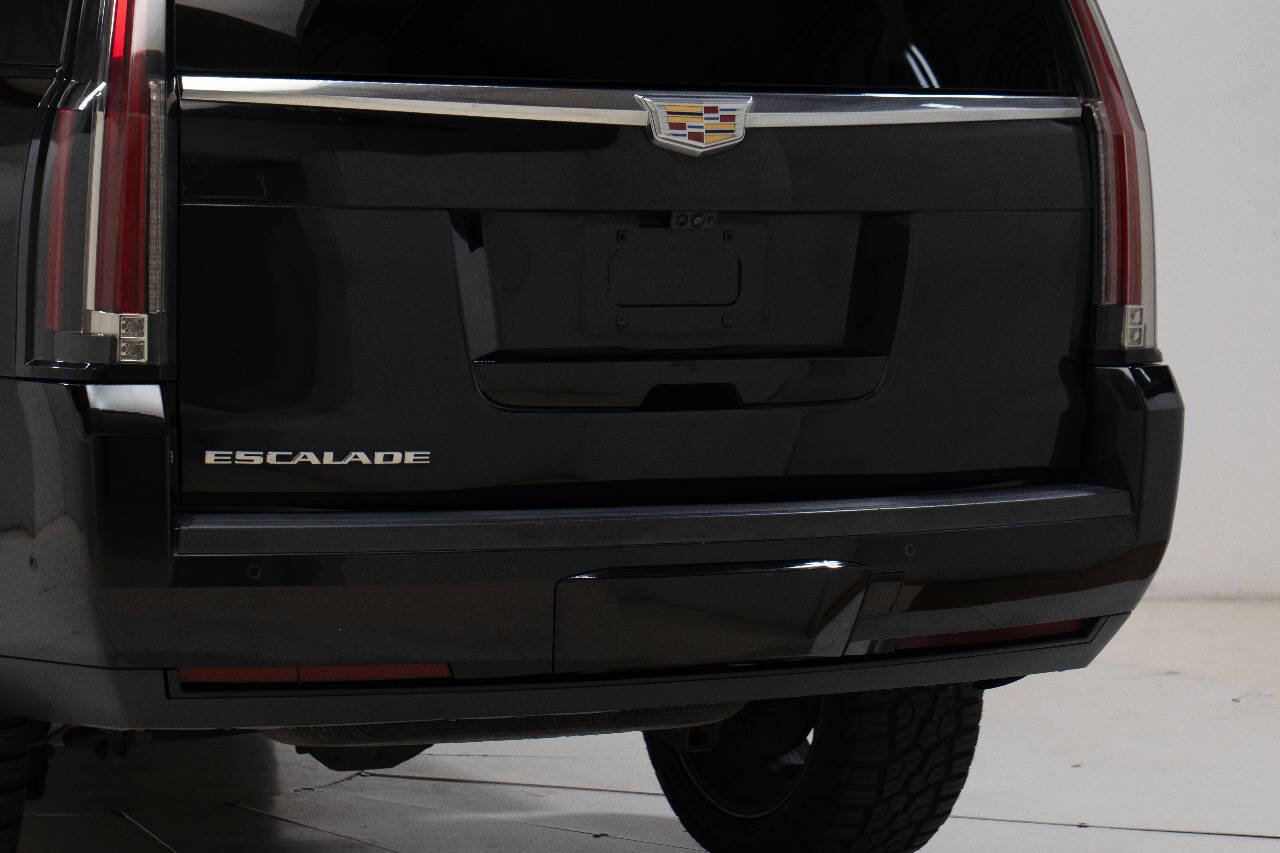 Used 2020 Cadillac Escalade Premium Luxury AWD/4WD image 14