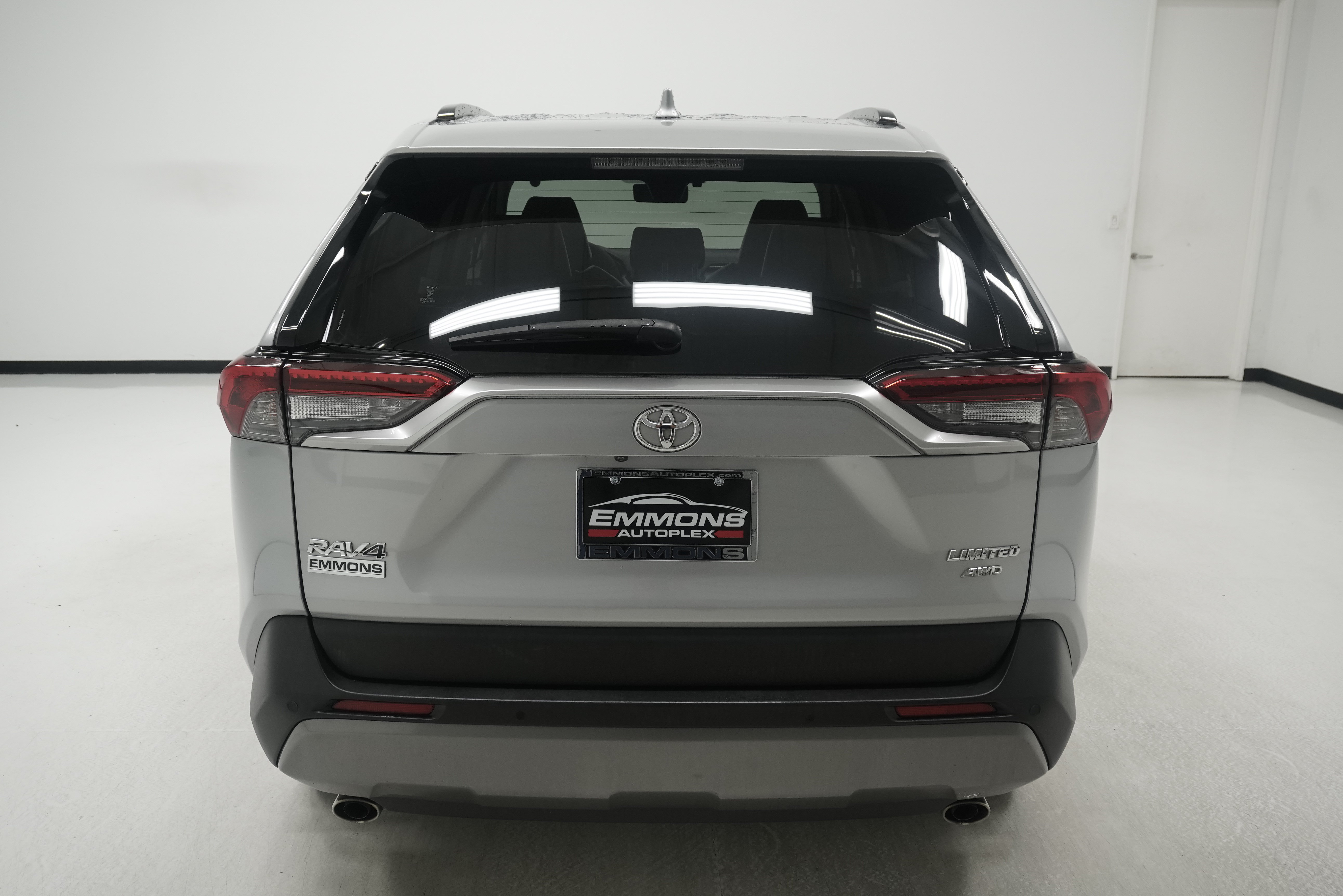 Used 2019 Toyota RAV4 Limited w/ Advanced Technology Package AWD/4WD image 5
