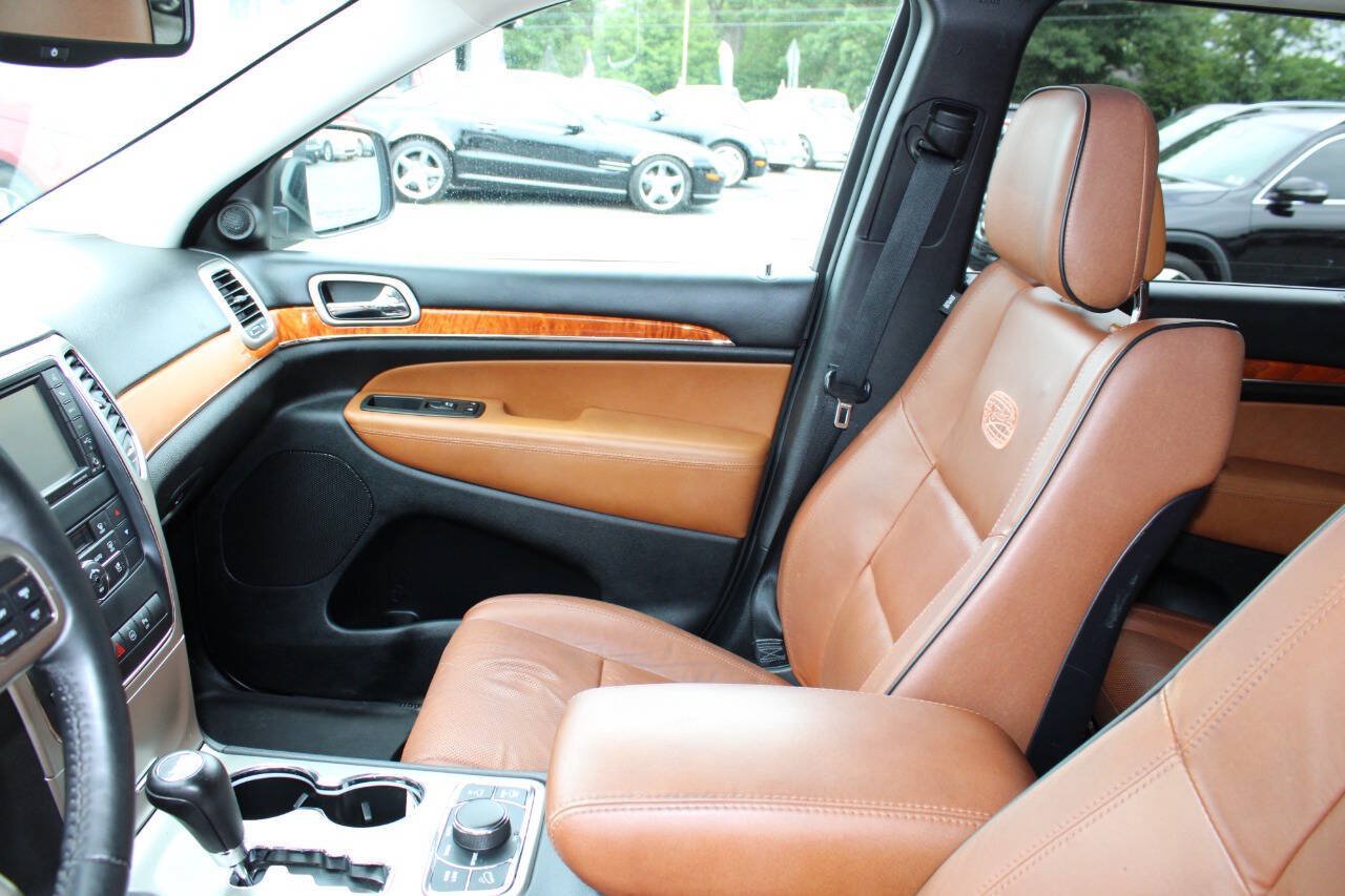 Used 2012 Jeep Grand Cherokee Overland AWD/4WD image 14