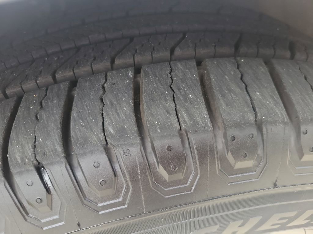 Used 2013 Toyota Sienna XLE w/ Entertainment Pkg image 36