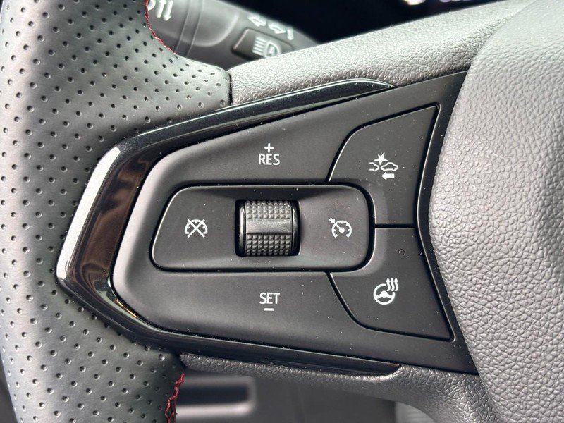 Used 2025 Chevrolet TrailBlazer RS w/ Convenience Package image 17