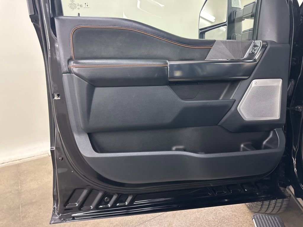 Used 2024 Ford F250 Platinum image 31