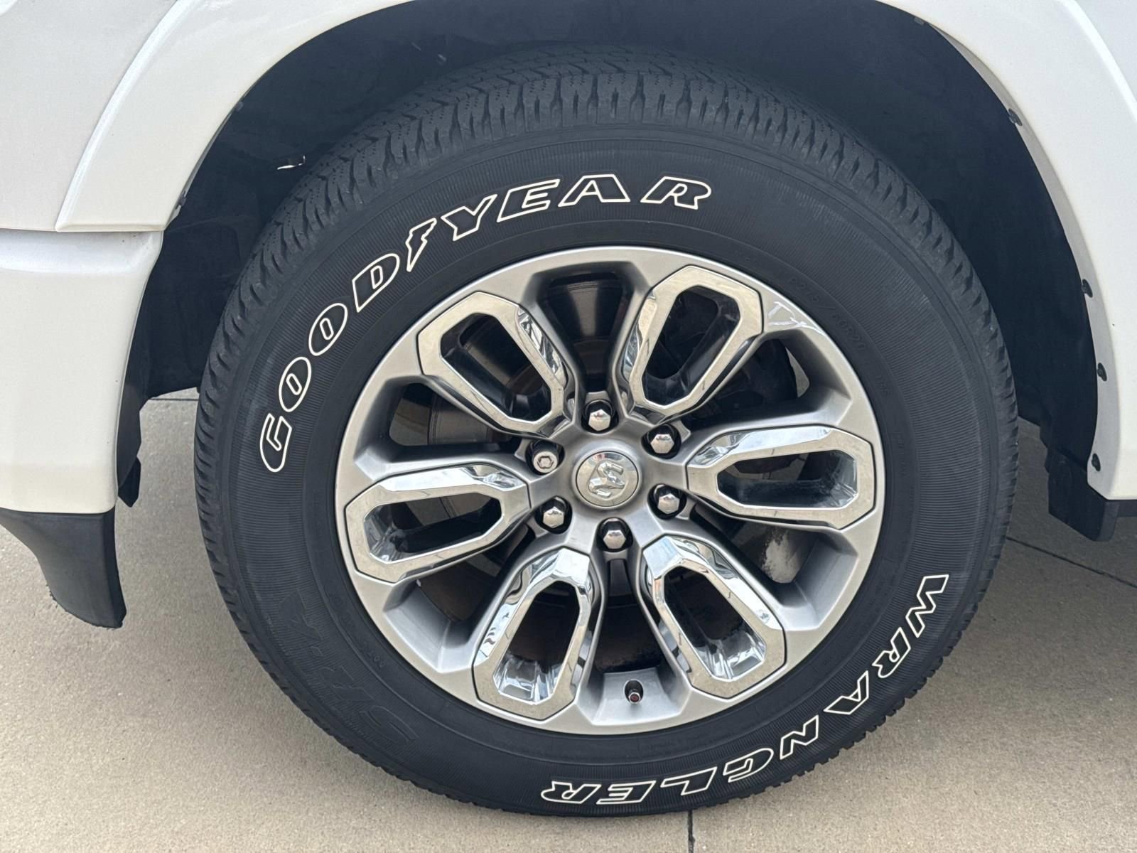 Used 2019 RAM 1500 Laramie w/ Sport Appearance Package RWD image 4