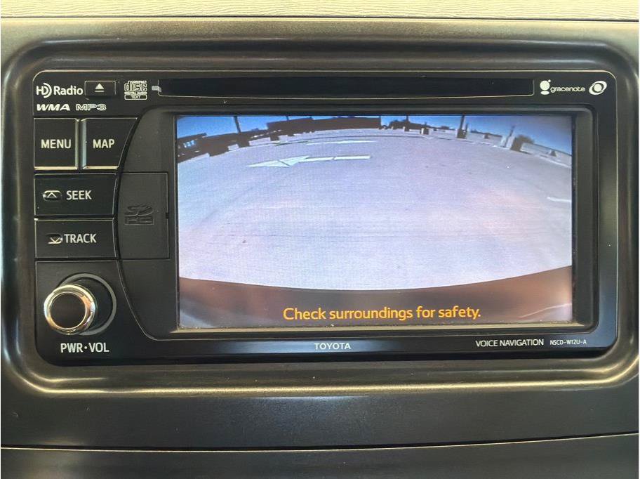 Used 2014 Toyota Sienna XLE FWD image 27