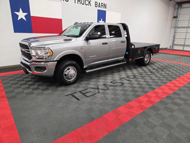 Used 2022 RAM 3500 Tradesman w/ Chrome Appearance Group image 2