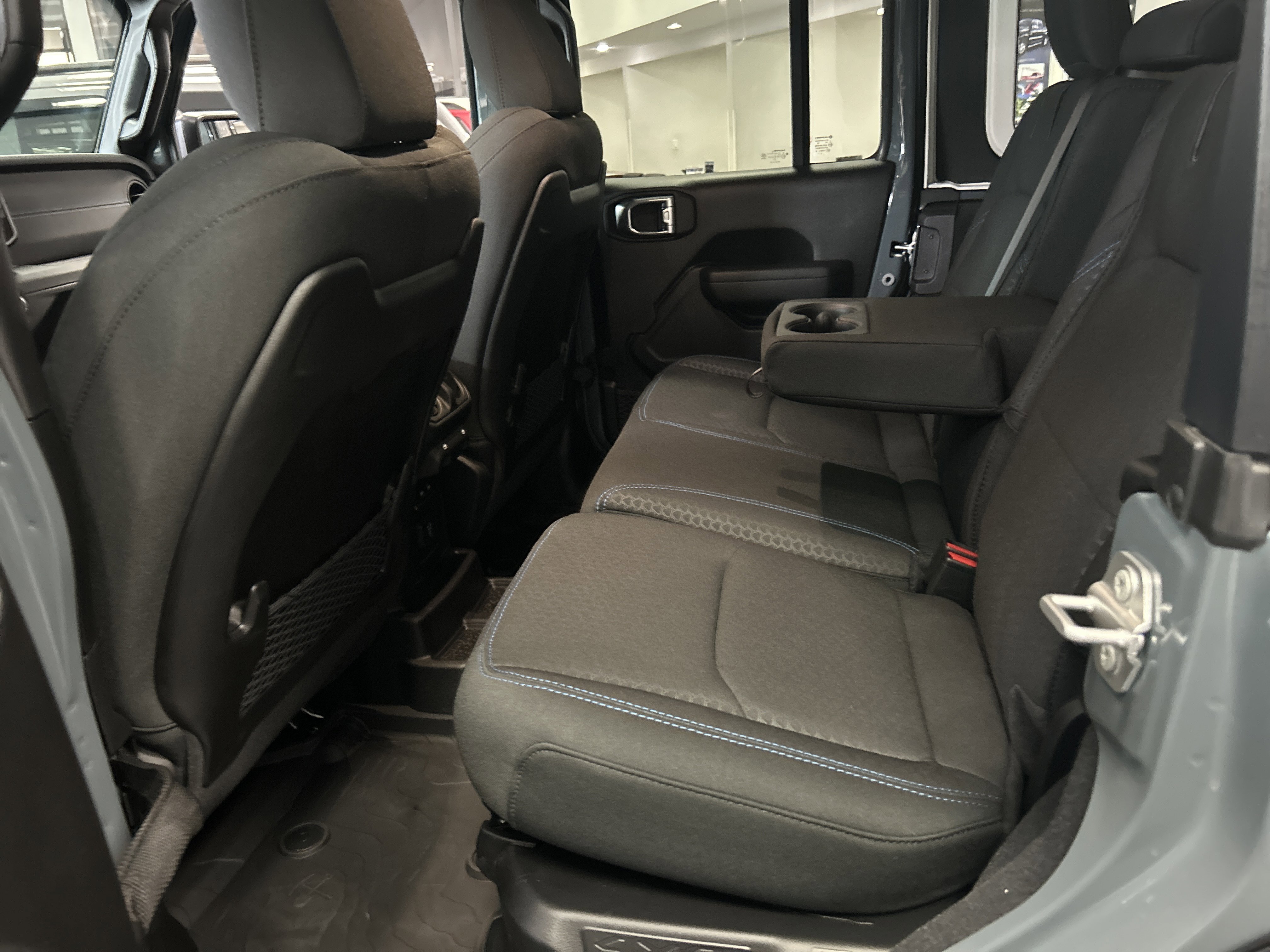 New 2024 Jeep Wrangler Unlimited Rubicon 4xe w/ Convenience Group image 9