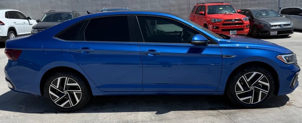 Used 2024 Volkswagen Jetta SEL FWD image 5