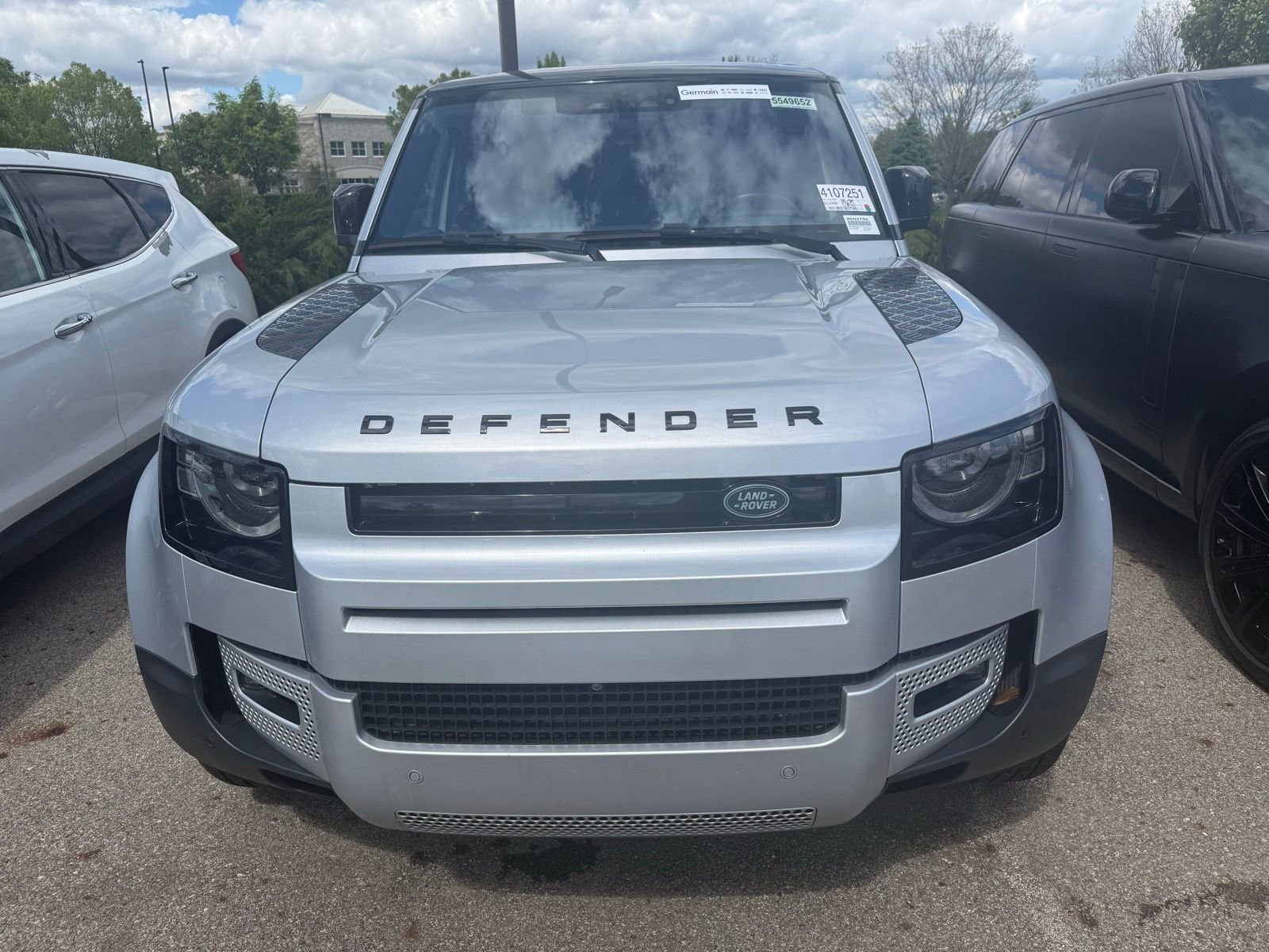 Used 2020 Land Rover Defender 110 SE AWD/4WD image 2