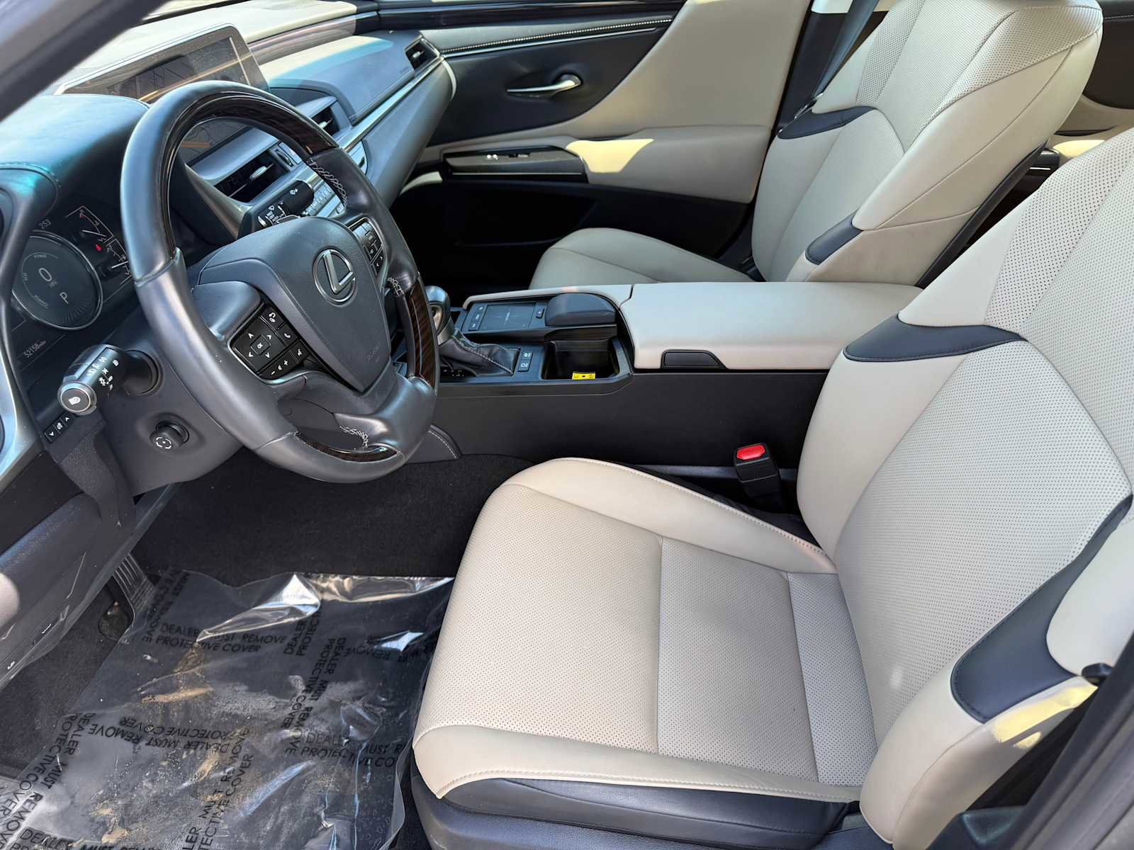 Used 2020 Lexus ES 300h w/ Premium Package FWD image 16