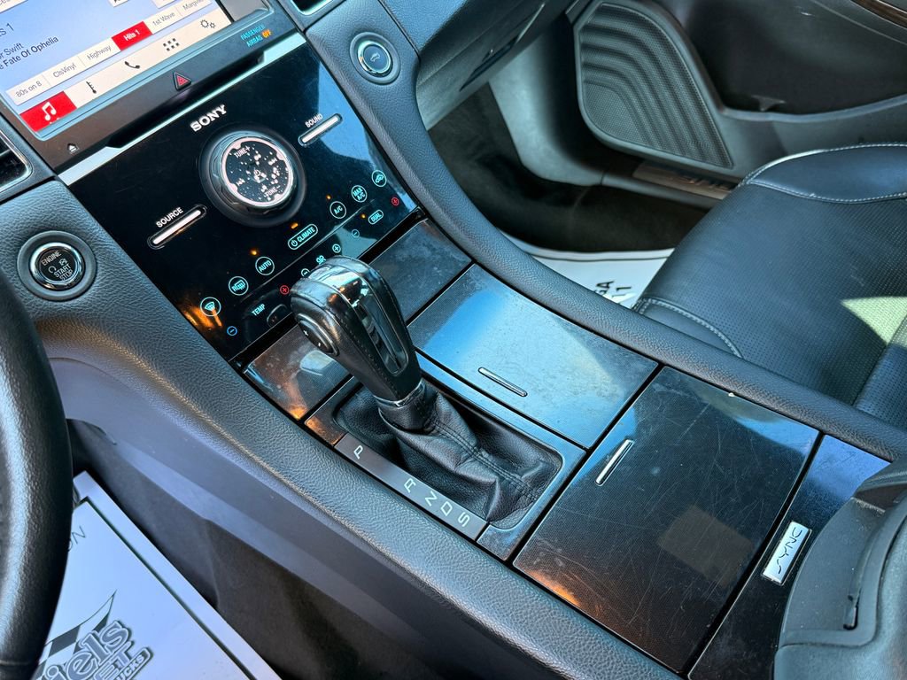 Used 2019 Ford Taurus Limited FWD image 19