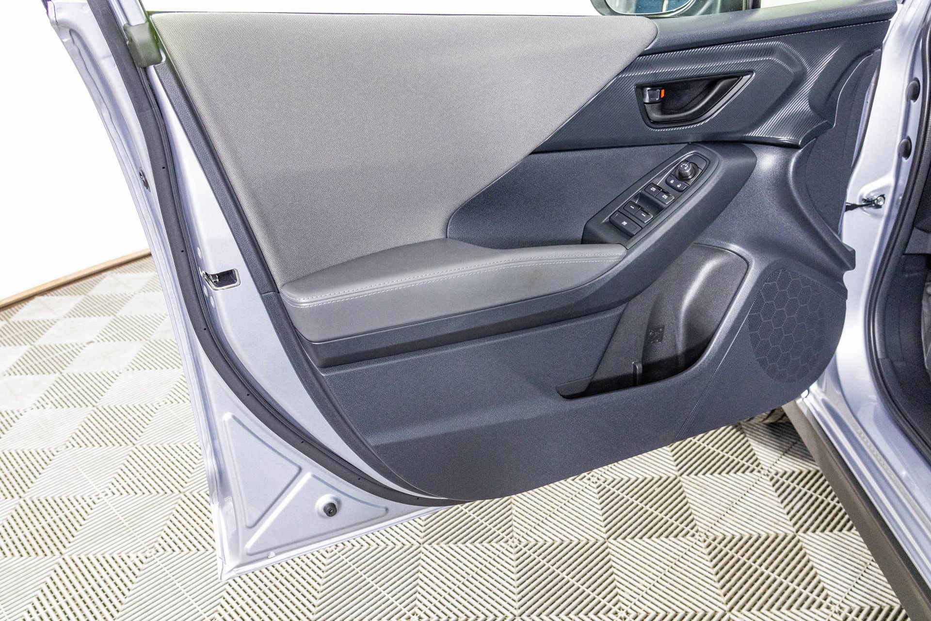 Used 2025 Subaru Crosstrek 2.0i Premium image 16