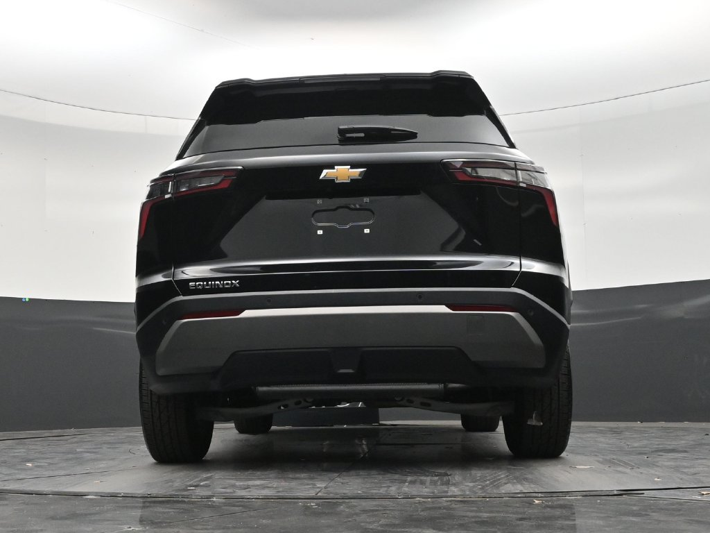 Used 2026 Chevrolet Equinox LT w/ Safety and Technology Package FWD image 23